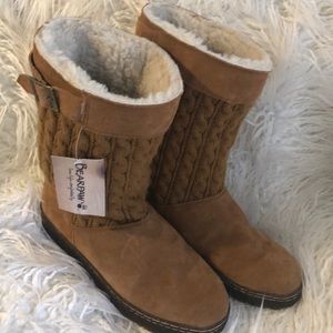 BEARPAW Suede Boot  (New).